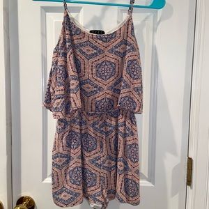 super cute romper!